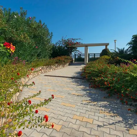 Villa Theretra Kiotari *