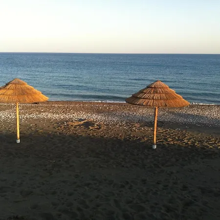 וילה Theretra Kiotari *