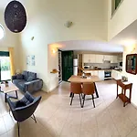 Theretra Kiotari Villa *